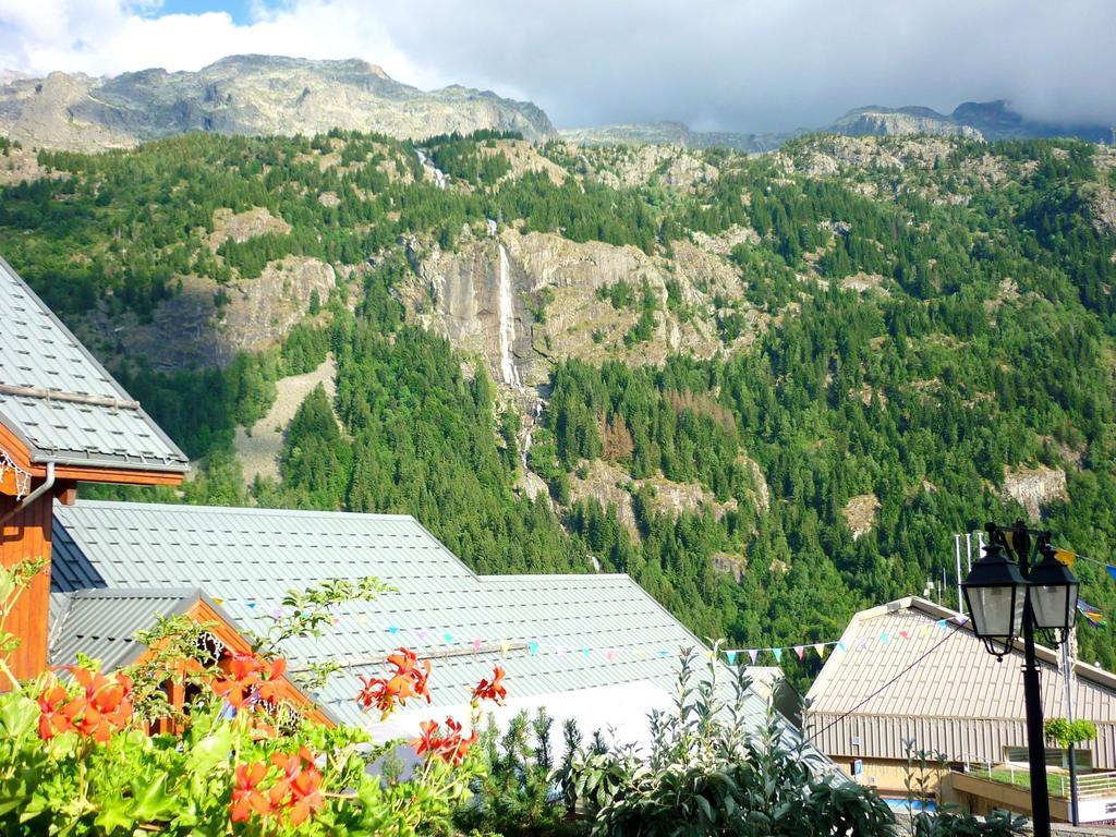 Residence Prestige Odalys La Cascade - Les Epinettes Vaujany Exterior photo